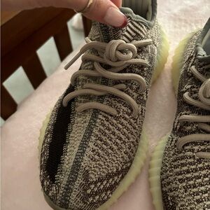 Adidas Yeezy Boost 350 V2 Sneakers